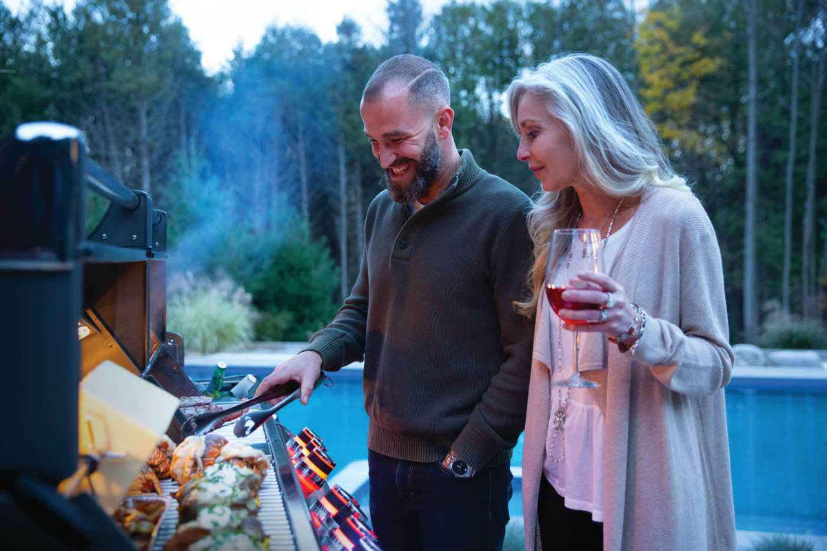 Parrilla de gas Patio Elegance Prestige PRO 825 RSBI con quemador lateral de potencia y características de infrarrojos