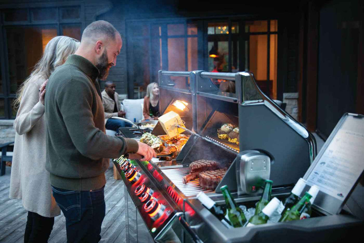 Parrilla de gas Patio Elegance Prestige PRO 825 RSBI con quemador lateral de potencia y características de infrarrojos